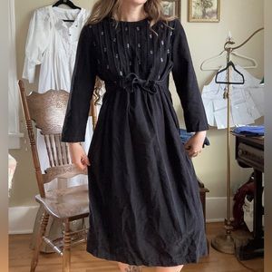 🌹Vintage Embroidered Corduroy Dress 🌹